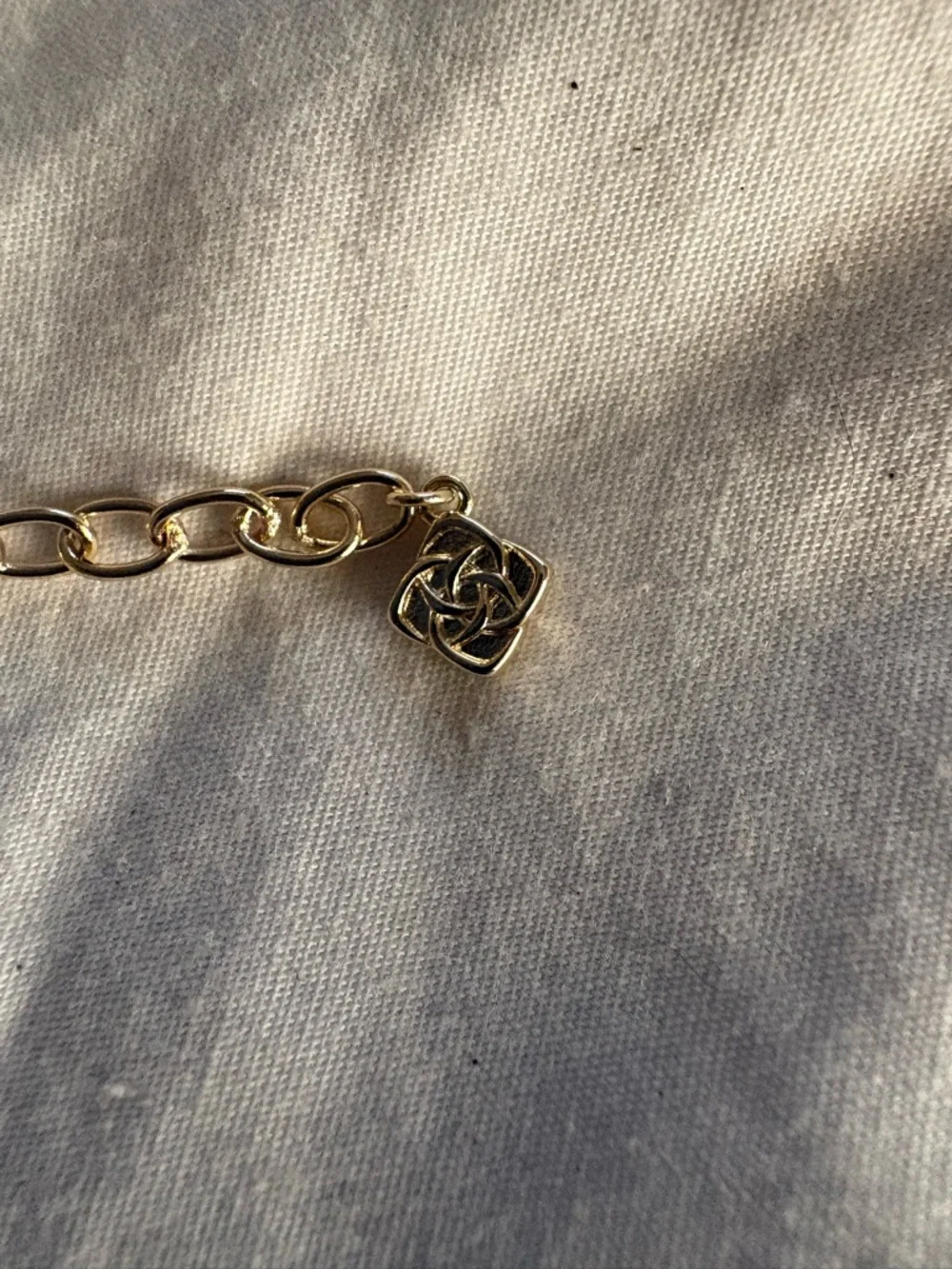 Kendra Scott Gold Necklace with Red Rose Pendant - Picture 2 of 4